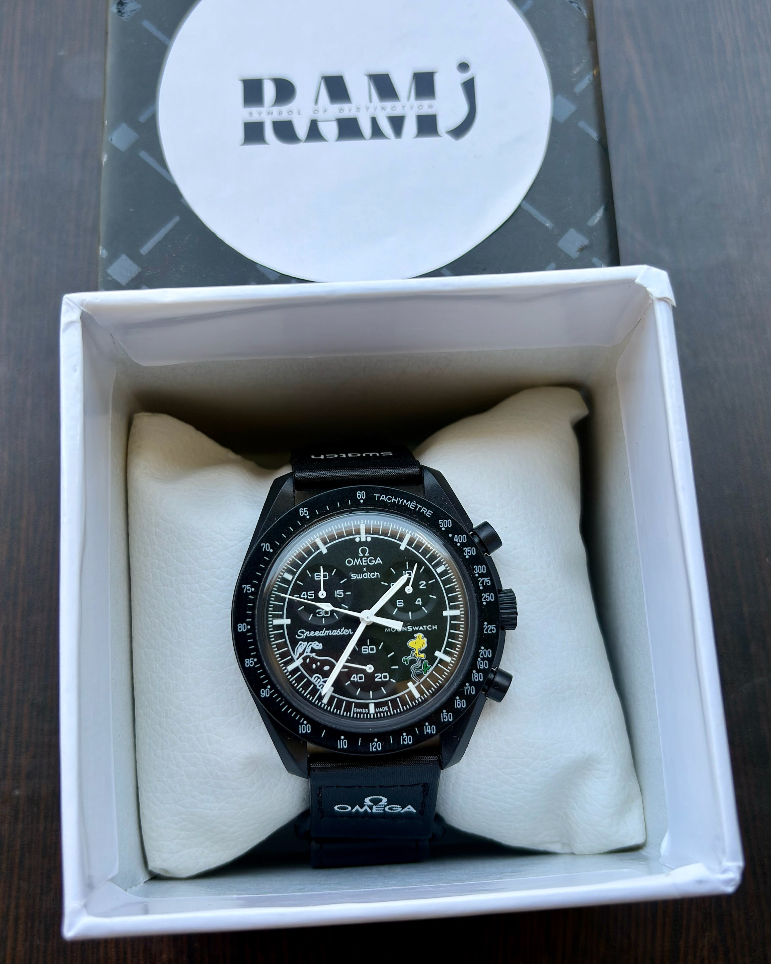 Omega black swatch