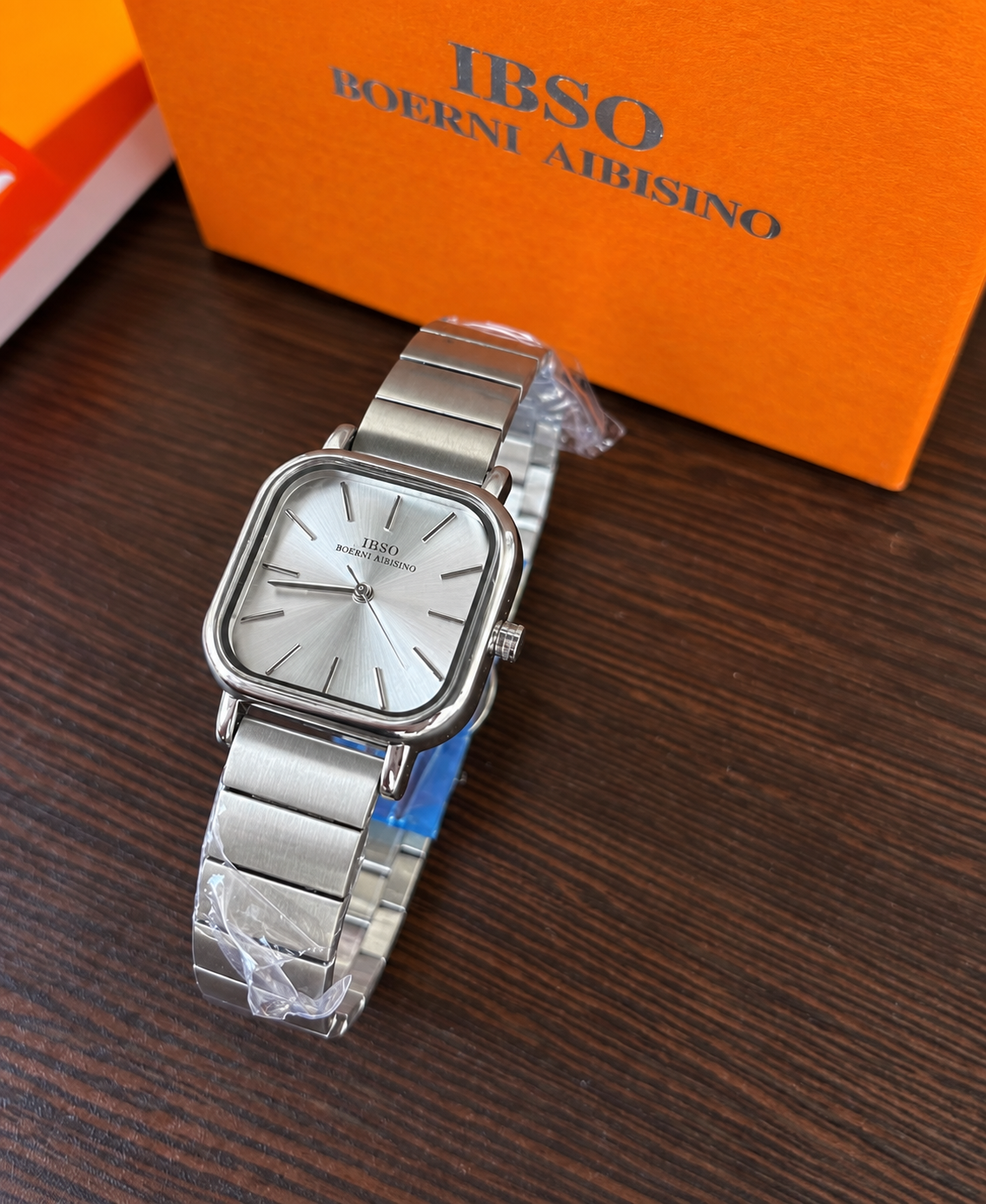 Ibso silver square