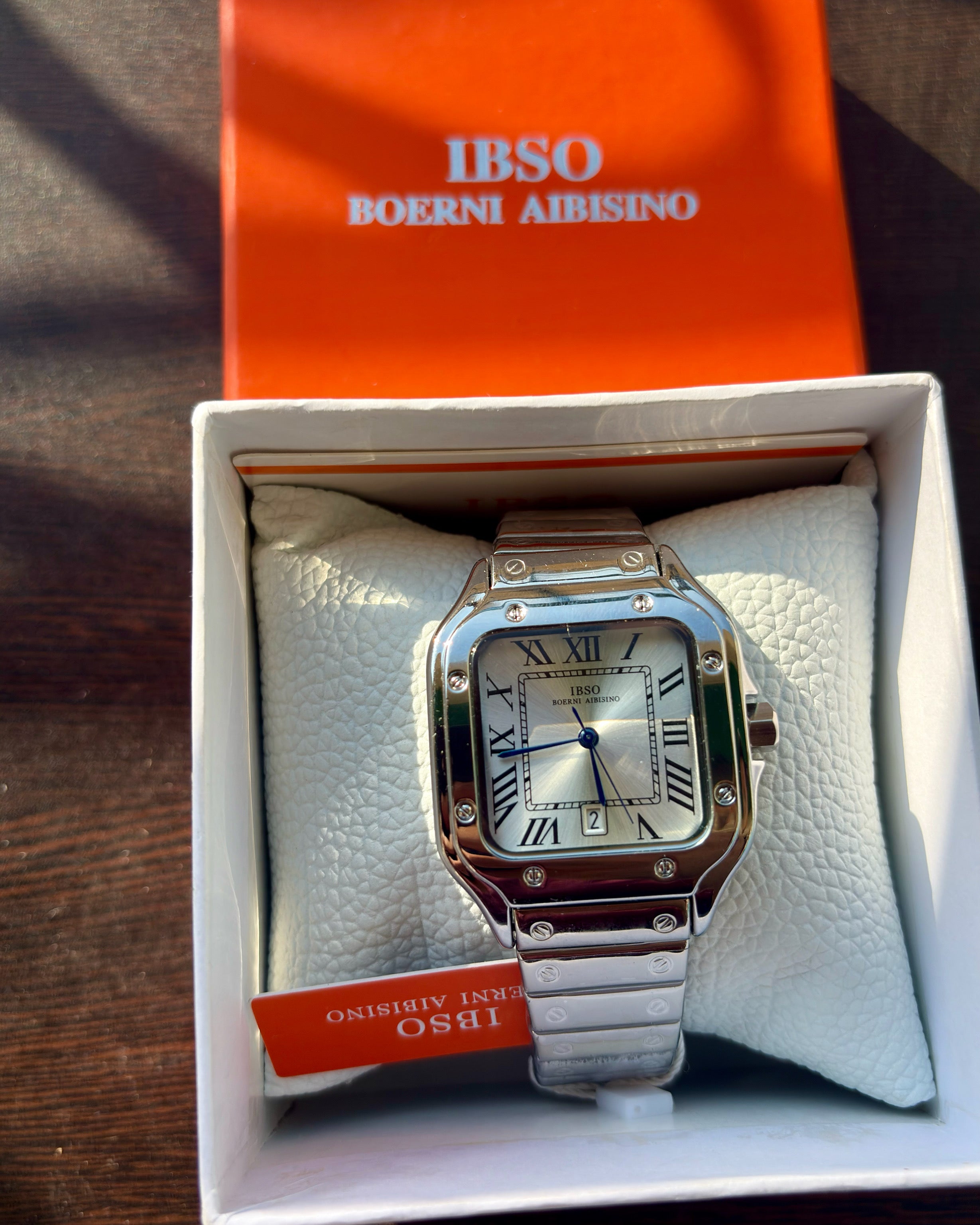 Ibso cartier alike
