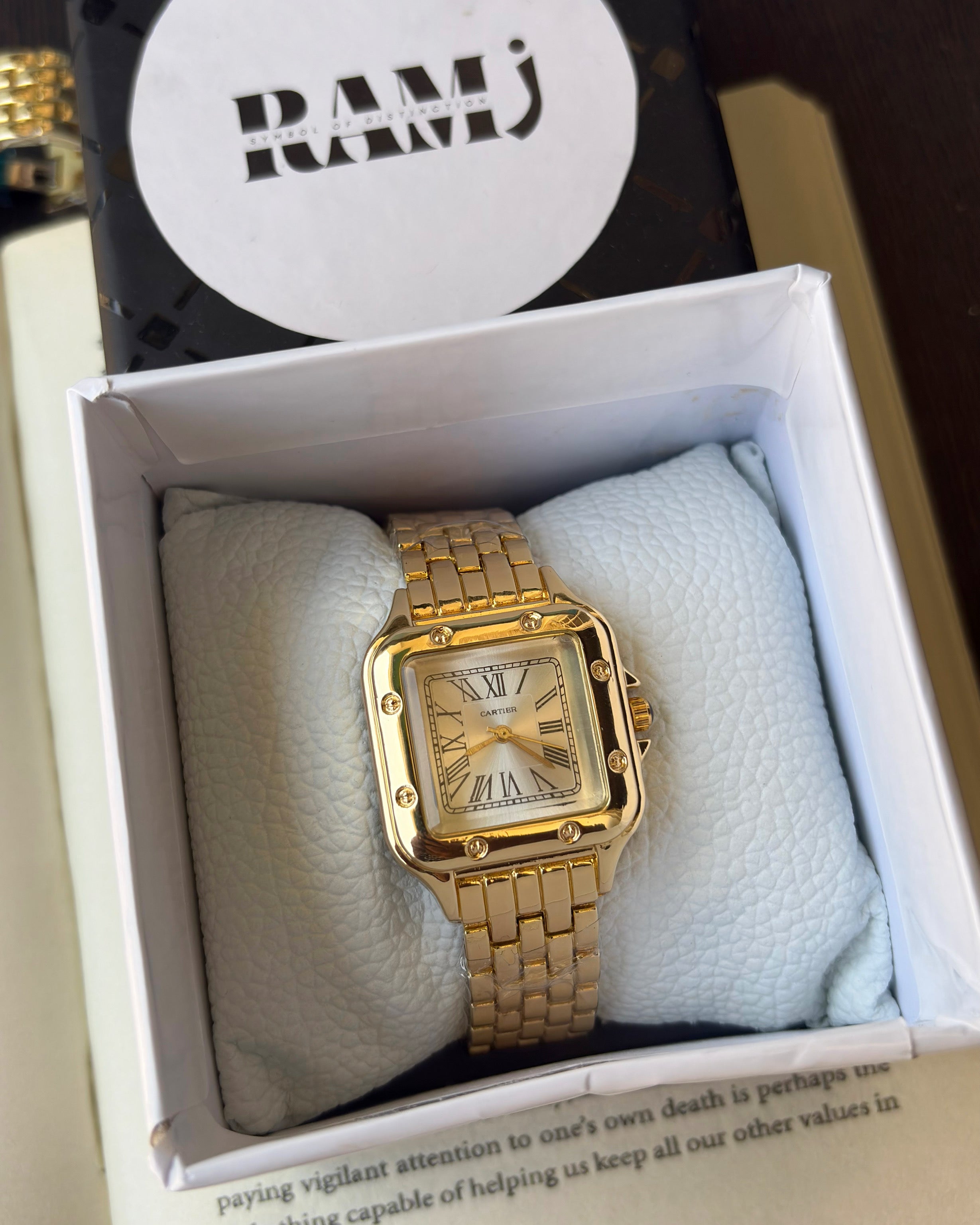 Cartier Square trens