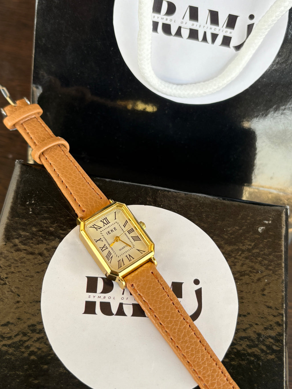 Female Light Brown Leather