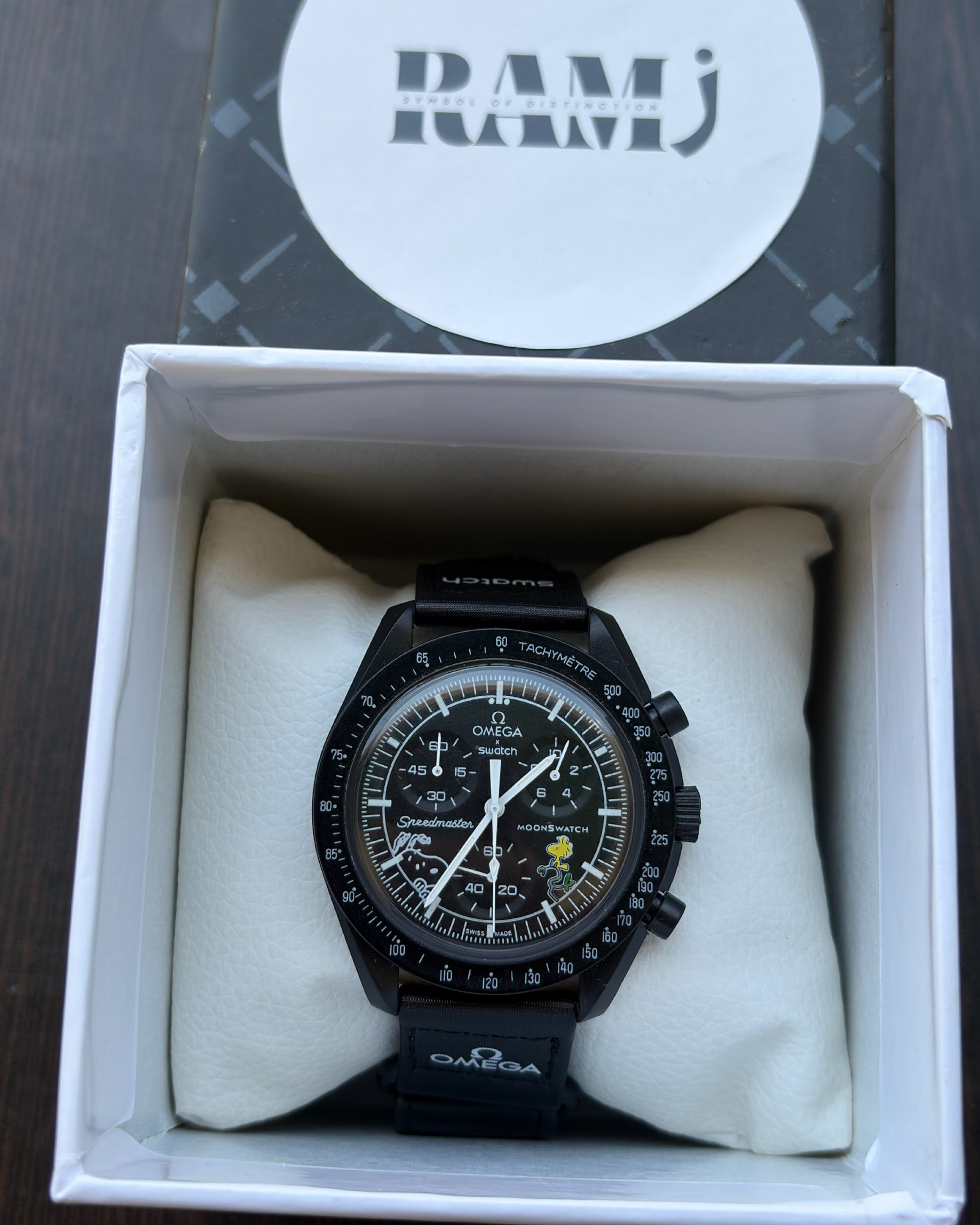 Omega black swatch