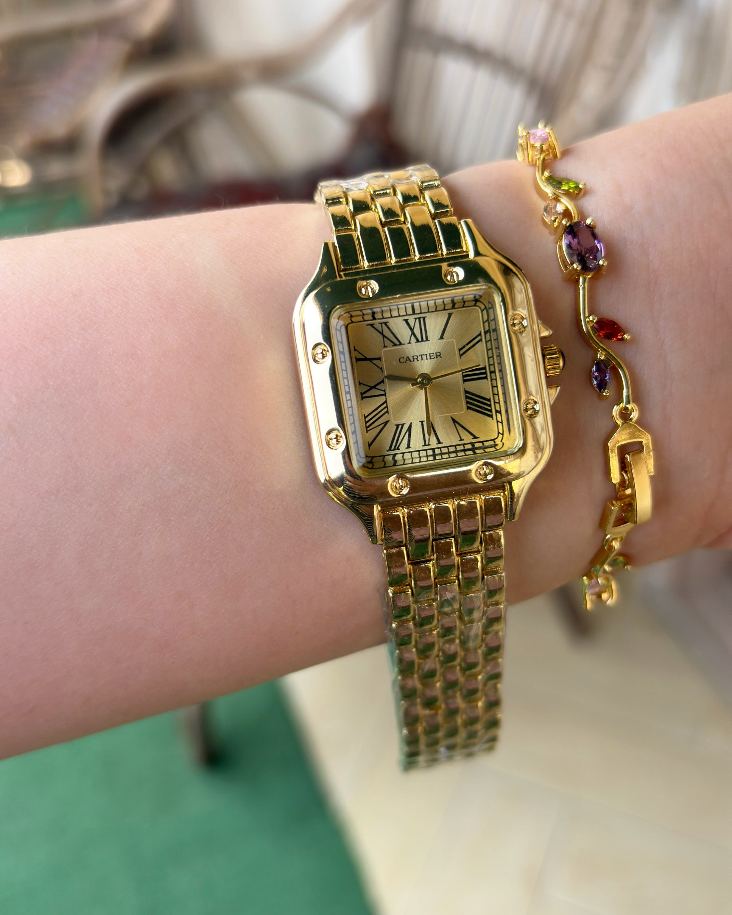 Cartier Square trens
