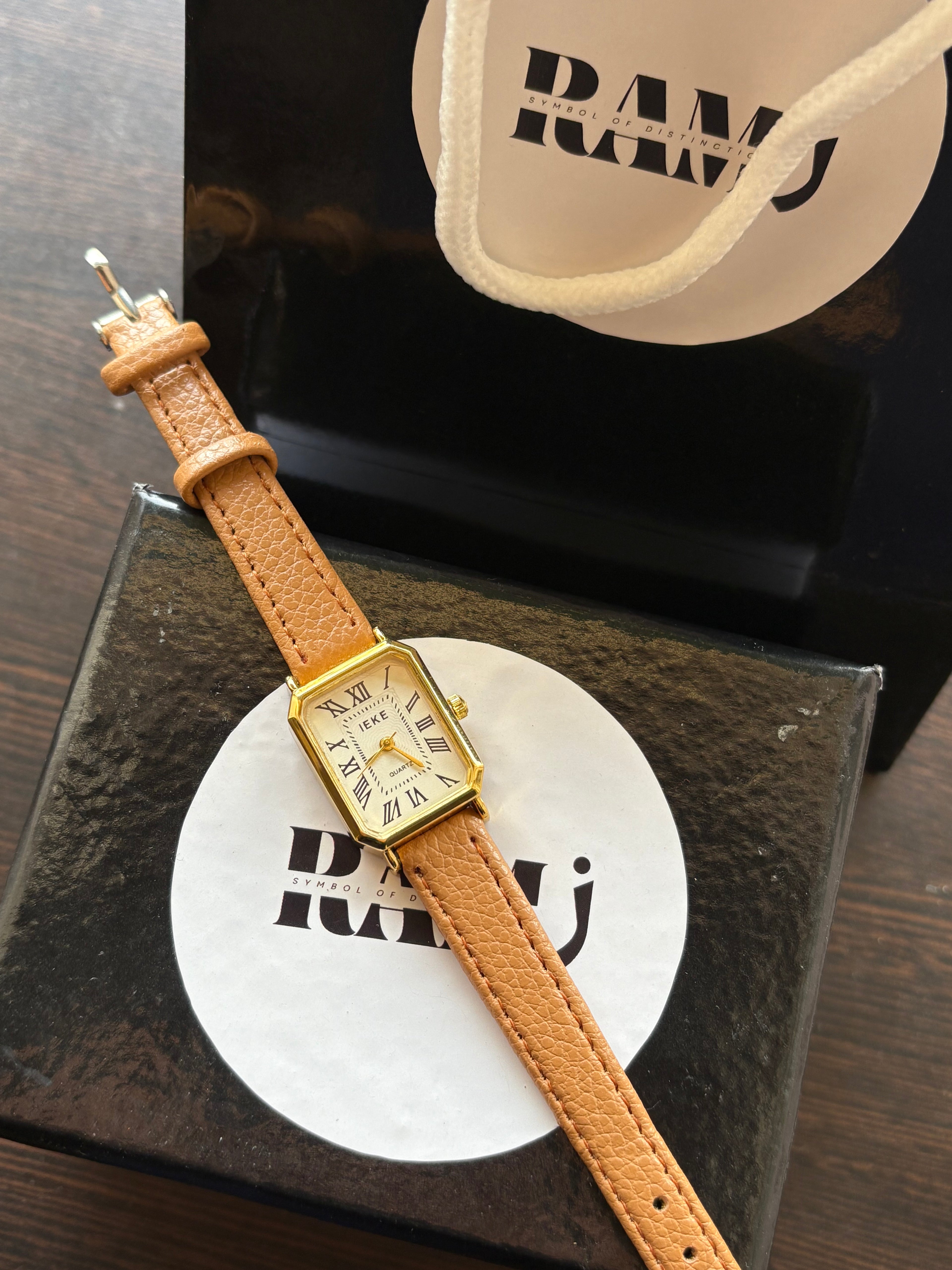 Female Light Brown Leather