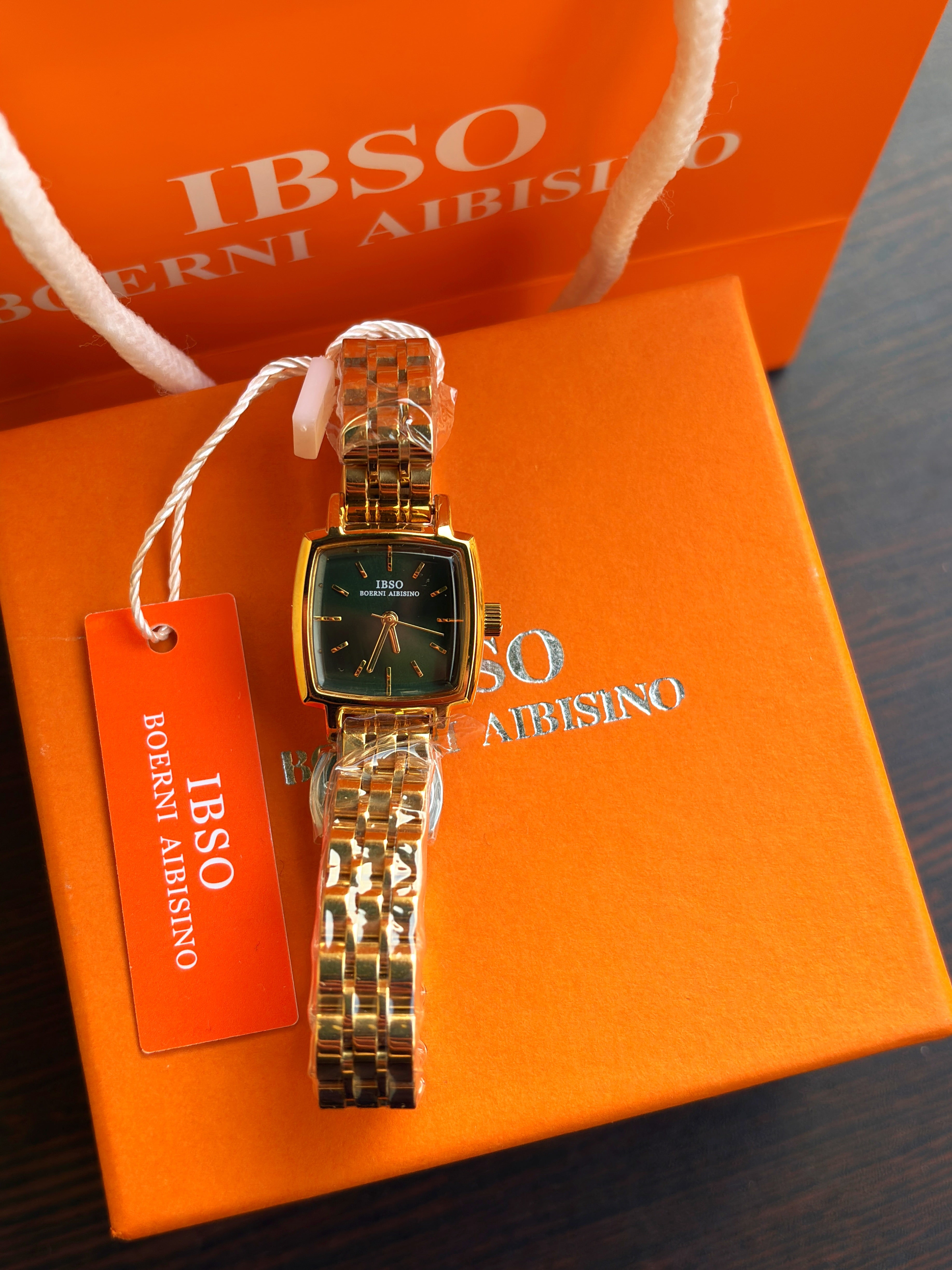 Ibso olive charm
